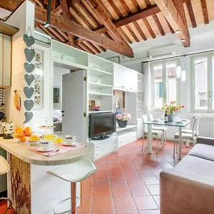 duplex-apartment-in-centro-storico.emilia-romagnahotels.net/